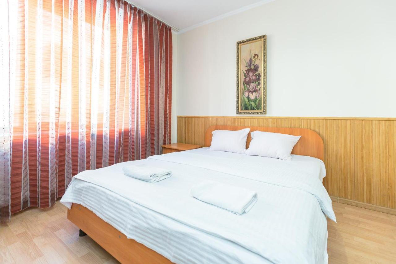 Квартира Студія Біля Оперного Театру По Вулиці Гонти 4-3А Leópolis Exterior foto